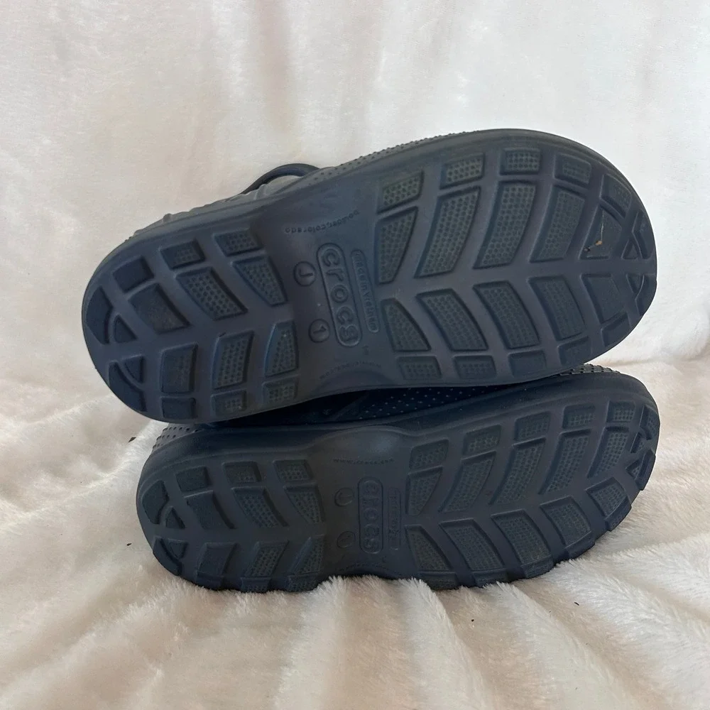 CROCS pre owned